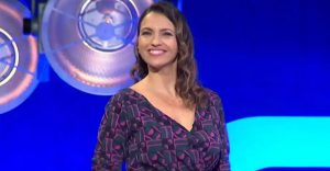 Apresentadora de TV espanhola se recusa a dizer “todEs” e é criticada nas redes sociais