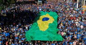 Brasil,maior país católico do mundo – está se tornando a pátria do cristofascismo