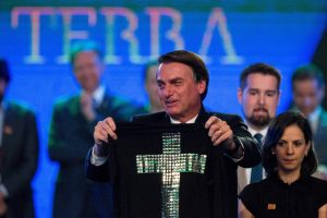 A igreja está escrevendo a página mais triste da sua história no Brasil.