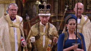 A monarquia precisa acabar. O império nefasto