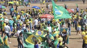 Por que pensar é algo tão difícil para muitos brasileiros?