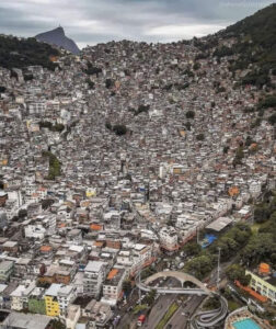 Favela da Rocinha: meritocracia x realidade