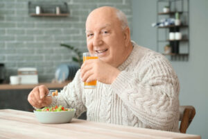 Jejum interemitente para idosos – Como funciona?