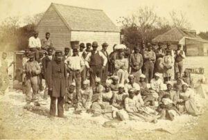 O trauma psíquico do colonialismo e da escravidão atravessa gerações.