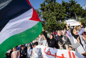 Ditadura Trump assina ordem para deportar universitários estrangeiros pró-Palestina.