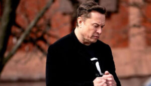 Elon Musk perde US$ 200 bilhões: enquanto especuladores lucram bilhões apostando contra a Tesla.