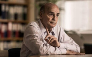 Não tenho mais idade para me surpreender com a estupidez humana.