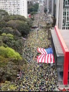 Descolonizar-se mentalmente é a única independência possível.