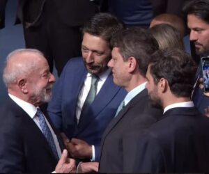 2026: o ano em que o Brasil vai se olhar no espelho — e talvez não goste do reflexo.